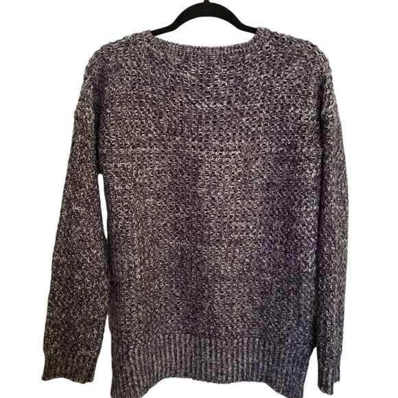 Forever 21 Chunky Knit Sweater Size Medium - Picture 2 of 6
